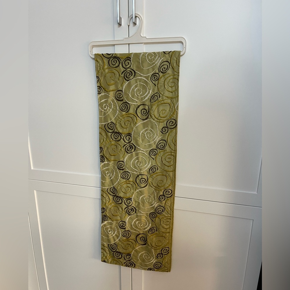 Green and Brown  Swirl Pattern Table/Island Runner